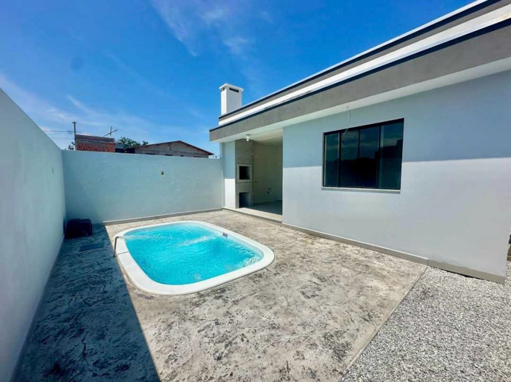 Casa à venda  no Santa Regina - Camboriú, SC. Imóveis